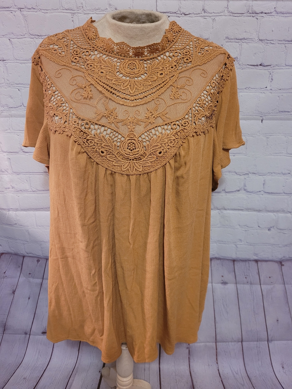 Torrid Camel Brown Short Sleeve Crochet Detail Size Large Romantic Neutral